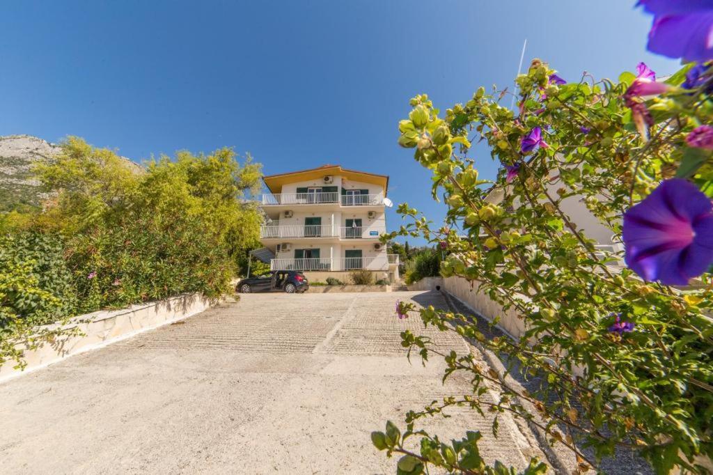 Apartments Slavena Gradac  Eksteriør bilde