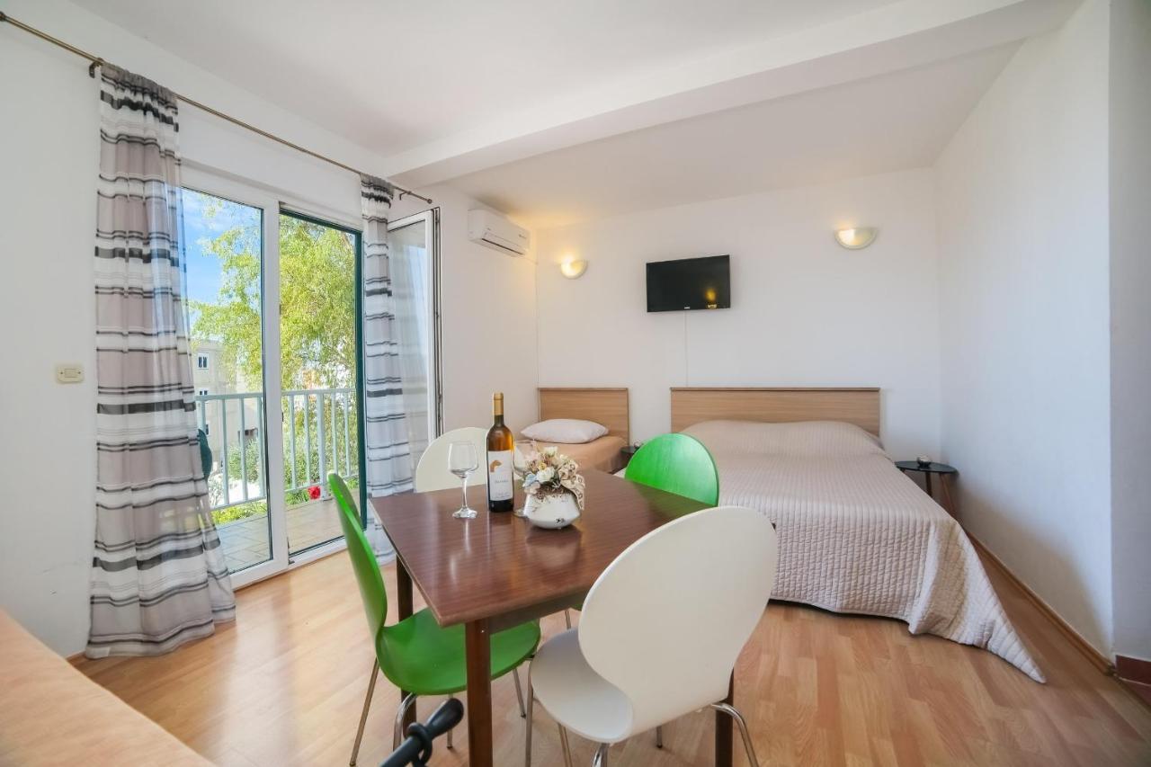Apartments Slavena Gradac  Eksteriør bilde