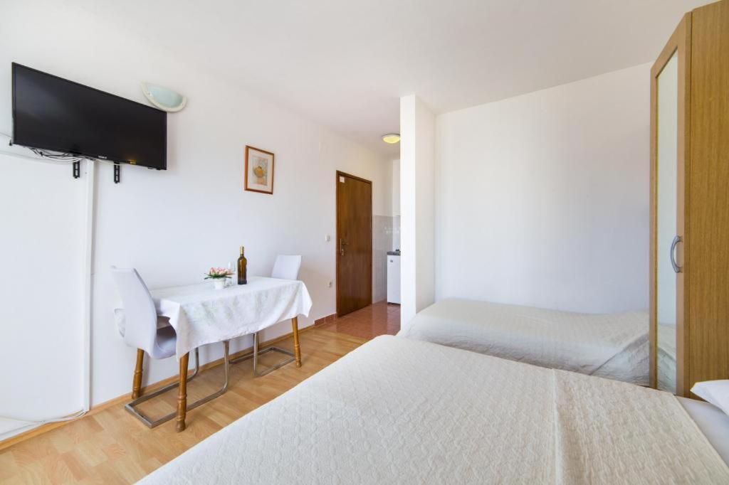 Apartments Slavena Gradac  Eksteriør bilde